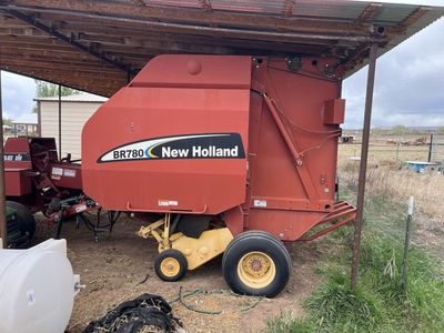 New holland round baler