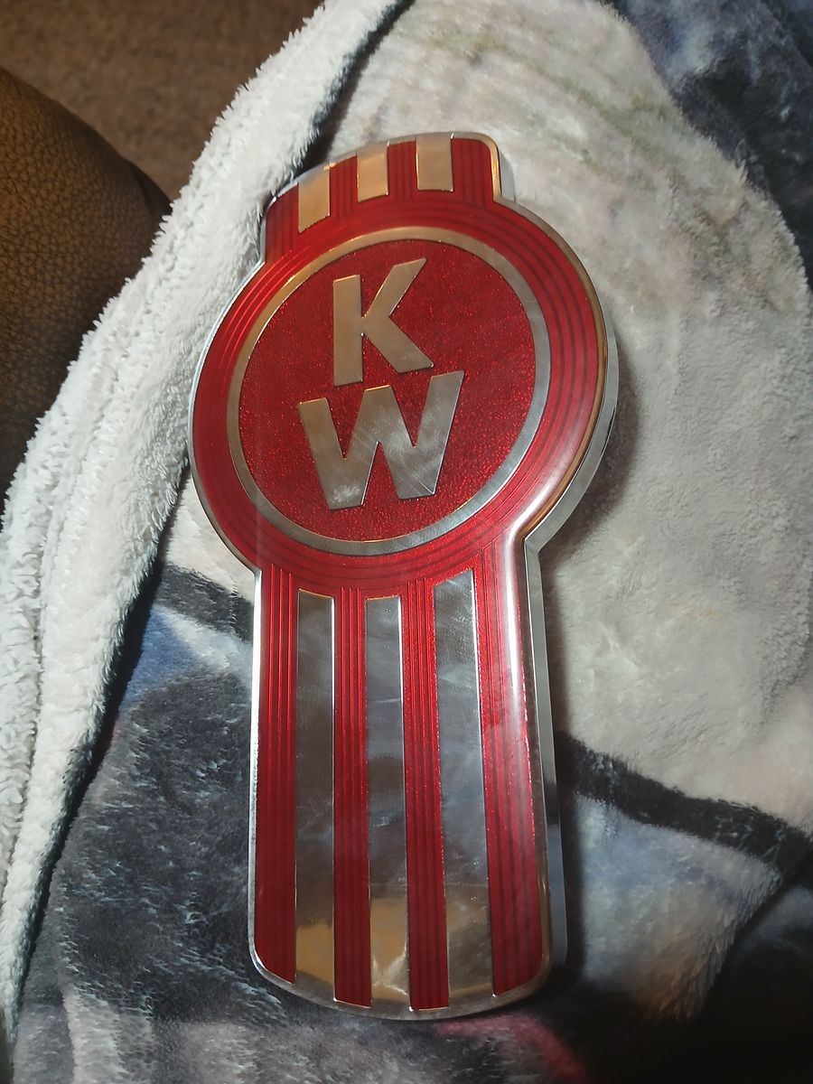 Kenworth Hood emblem