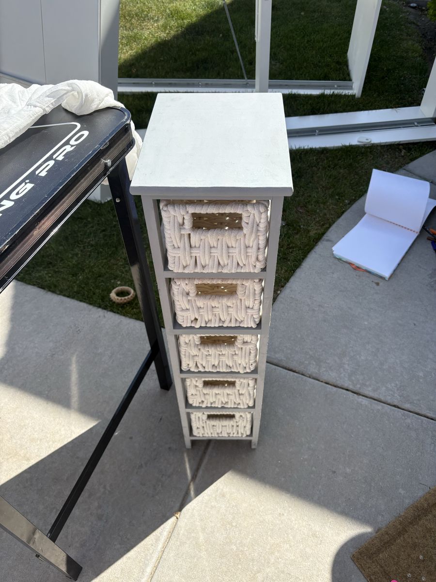 Narrow 4-Tier Storage Tower with Woven Baskets - Light Gray / White Storage Unit