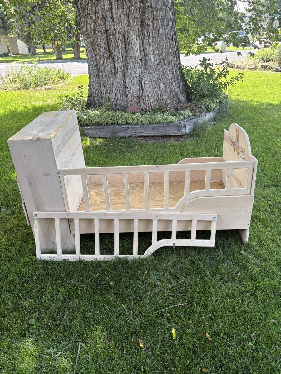 Toddlers bed