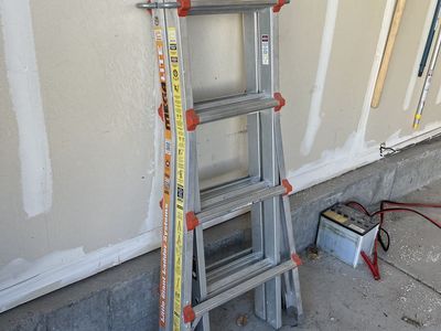 Mega Lite Expandable Ladder