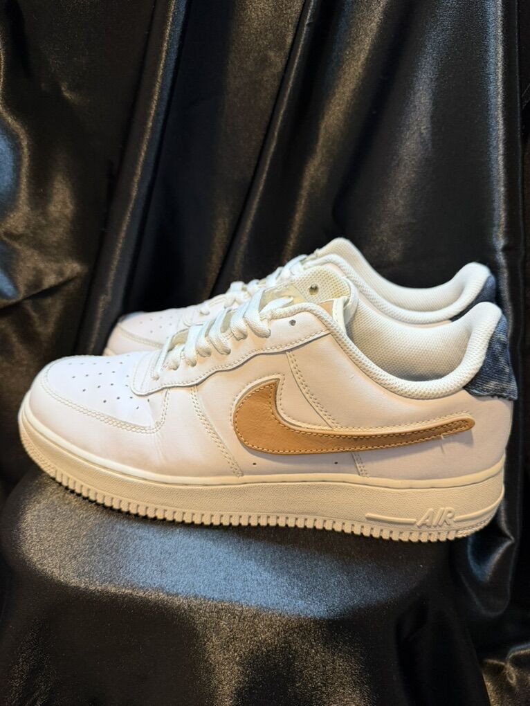 Nike Air Force 1 Low Removable Swoosh Pack White