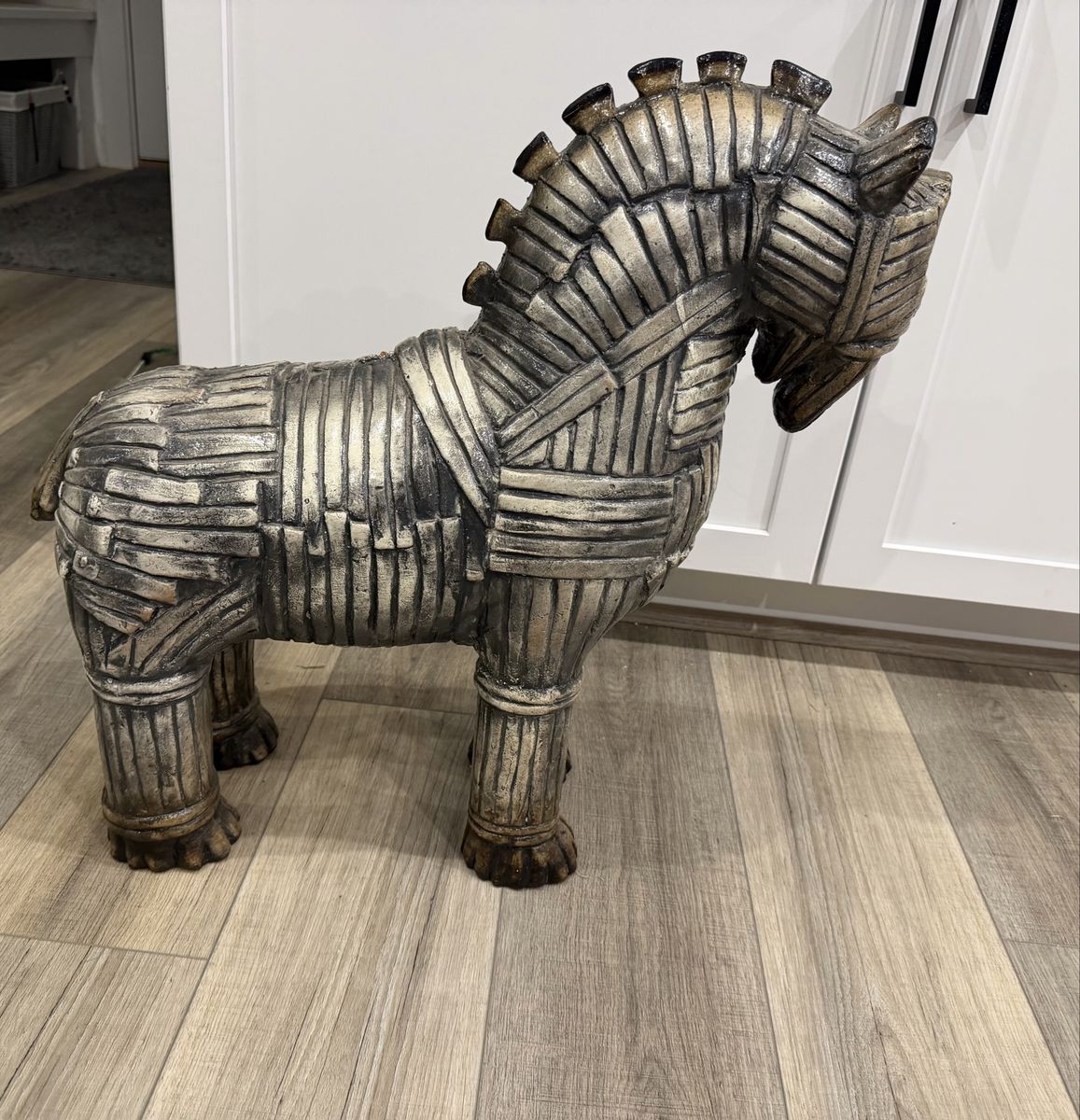 TROJAN HORSE STATUE