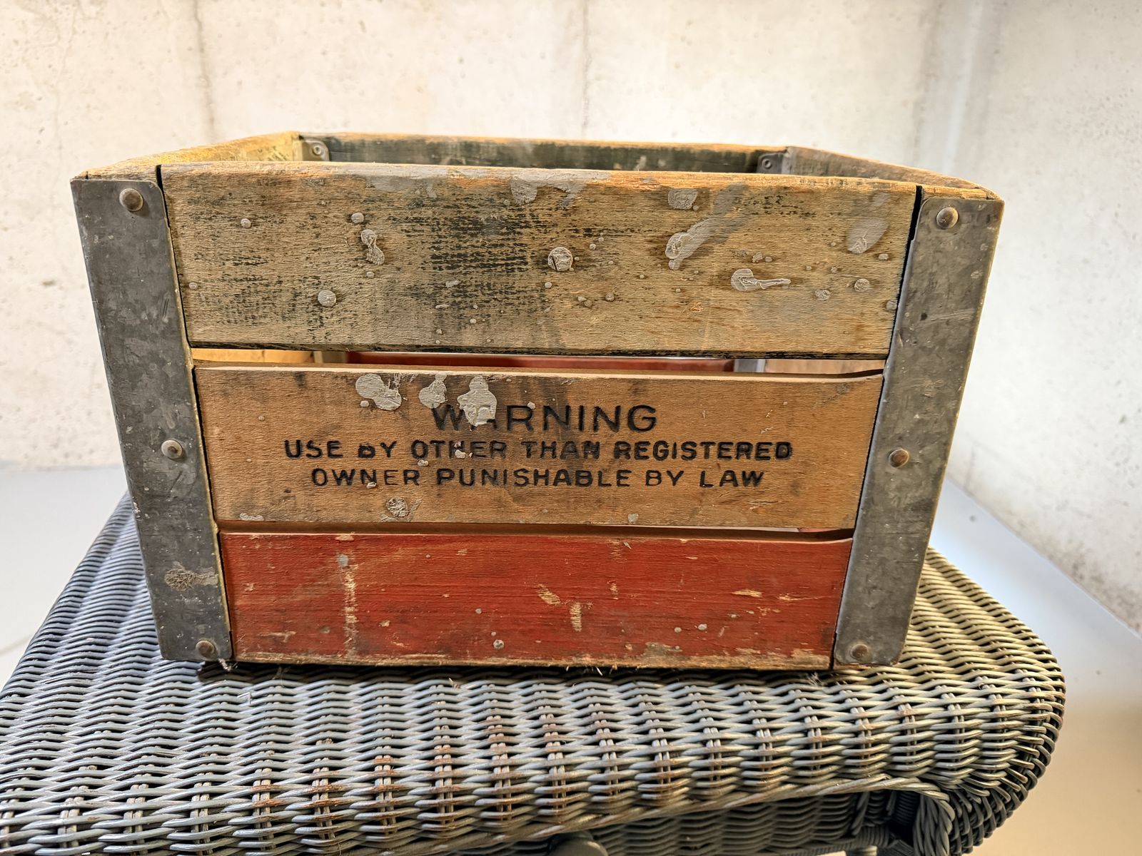 Vintage CLOVER LEAF WOODEN MILK CRATE