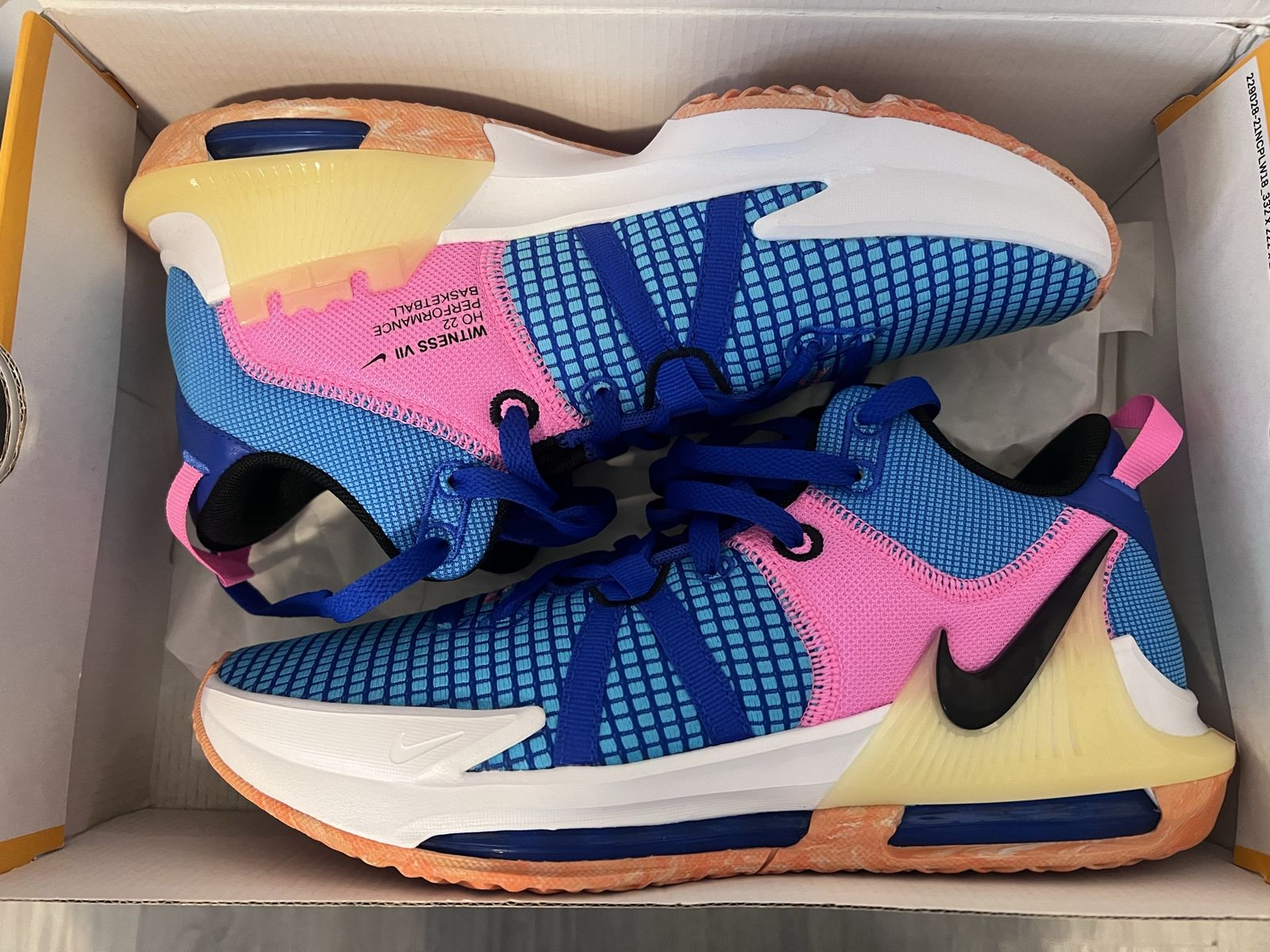 LeBron Witness 7