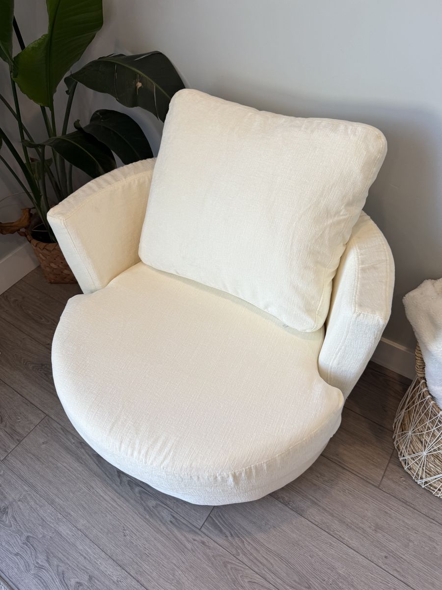 Round swivel accent chair- New in Box