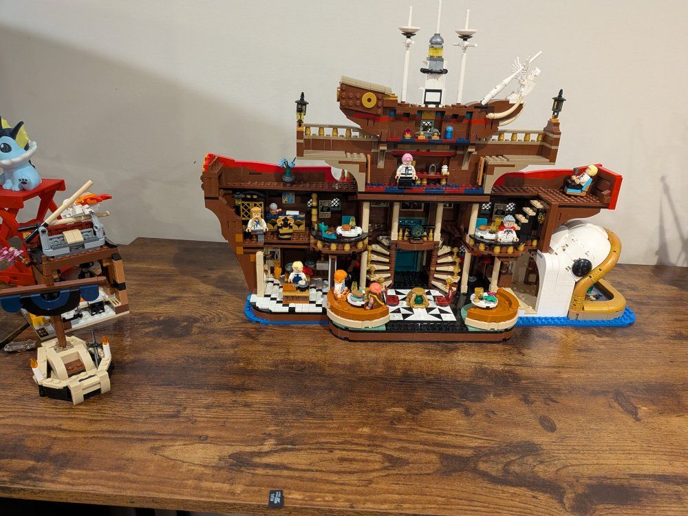 Main image 3