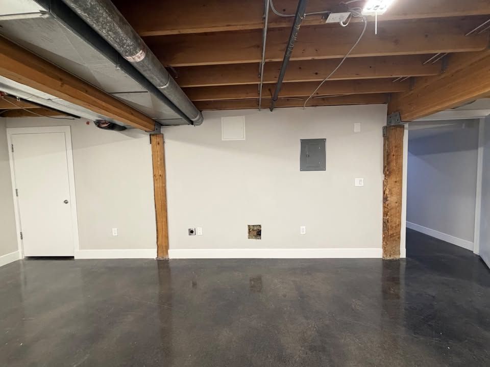 Main image 4