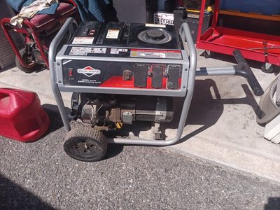 Briggs and stratton 5000w generator runs great