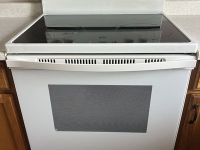 Whirlpool White Freestanding Electric Range - Smooth Glass Cooktop