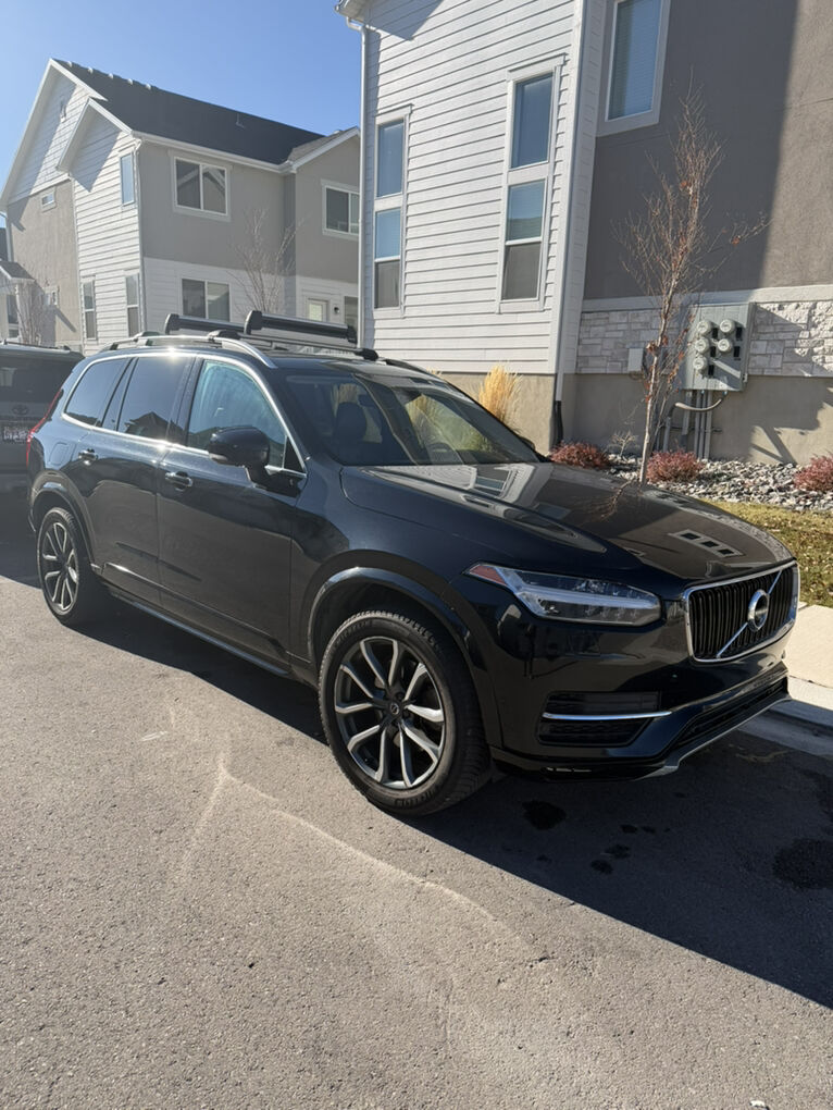 2018 Volvo XC90 T6 Momentum 7-Passenger