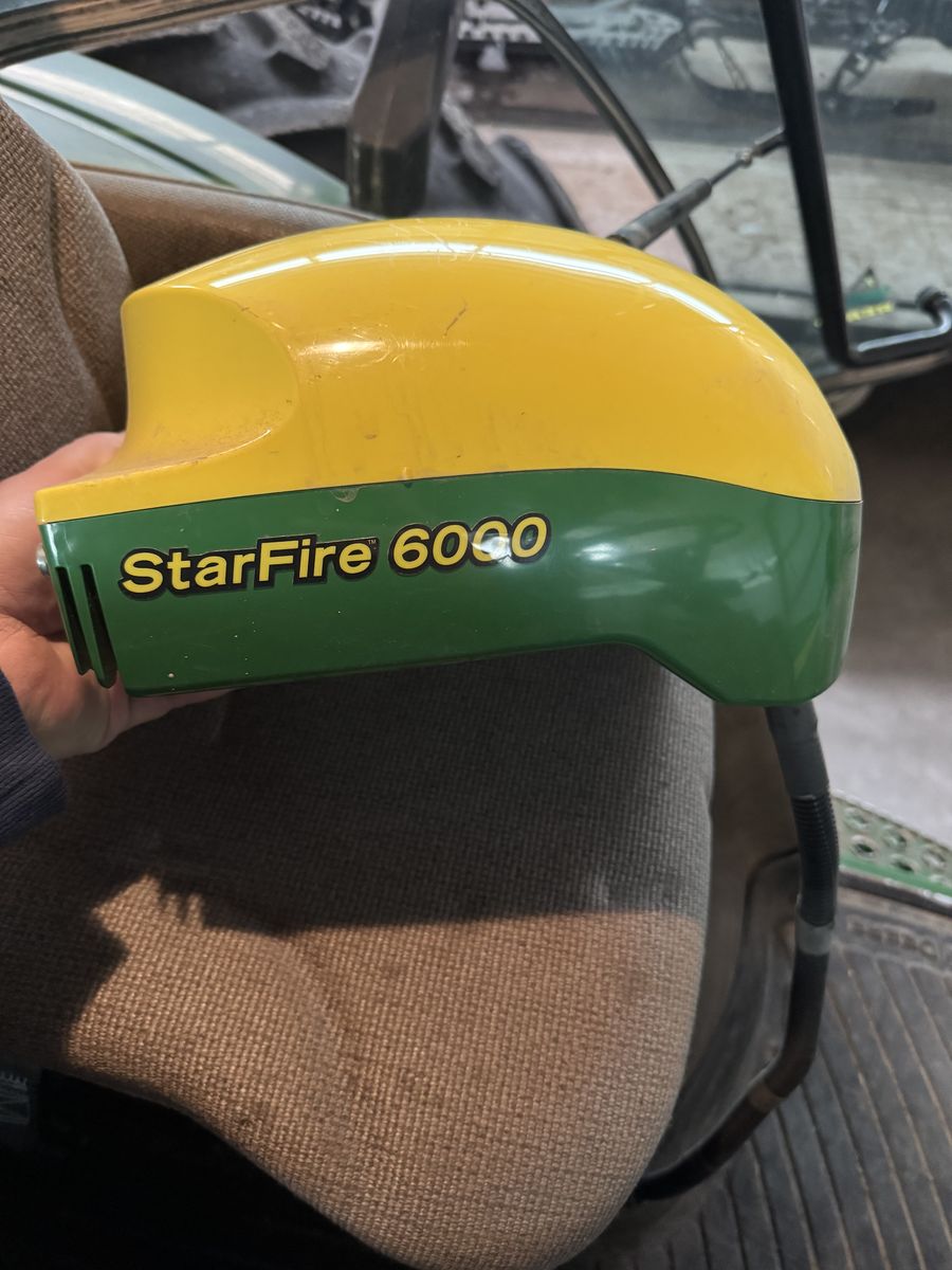 John Deere GPS dome and screen