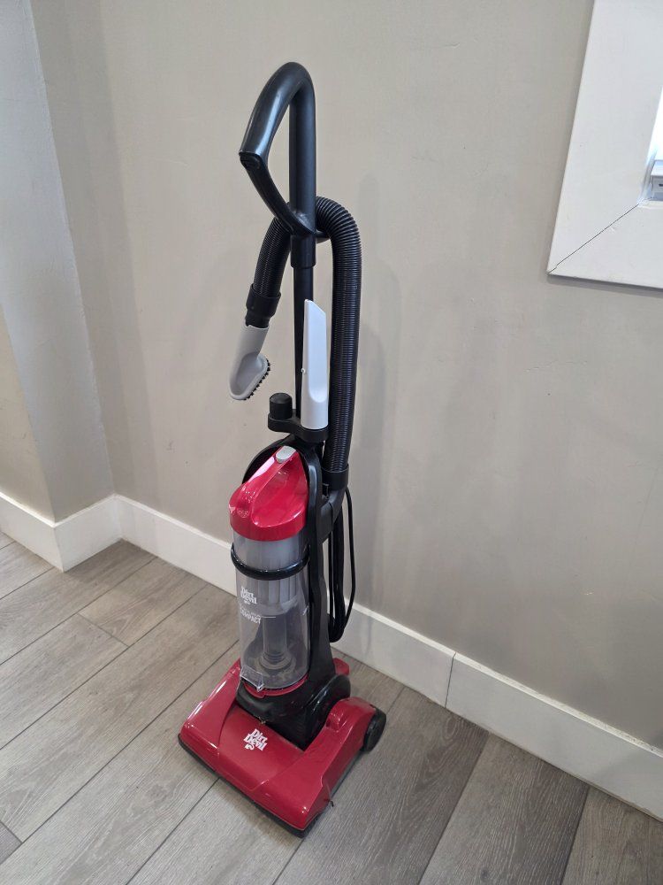 Dirt Devil Dash Upright Bagless Vacuum Cleaner