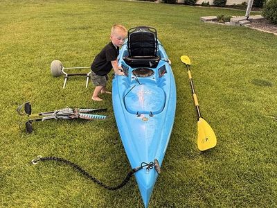 Hobby kayak with footpedals for fast acceleration
