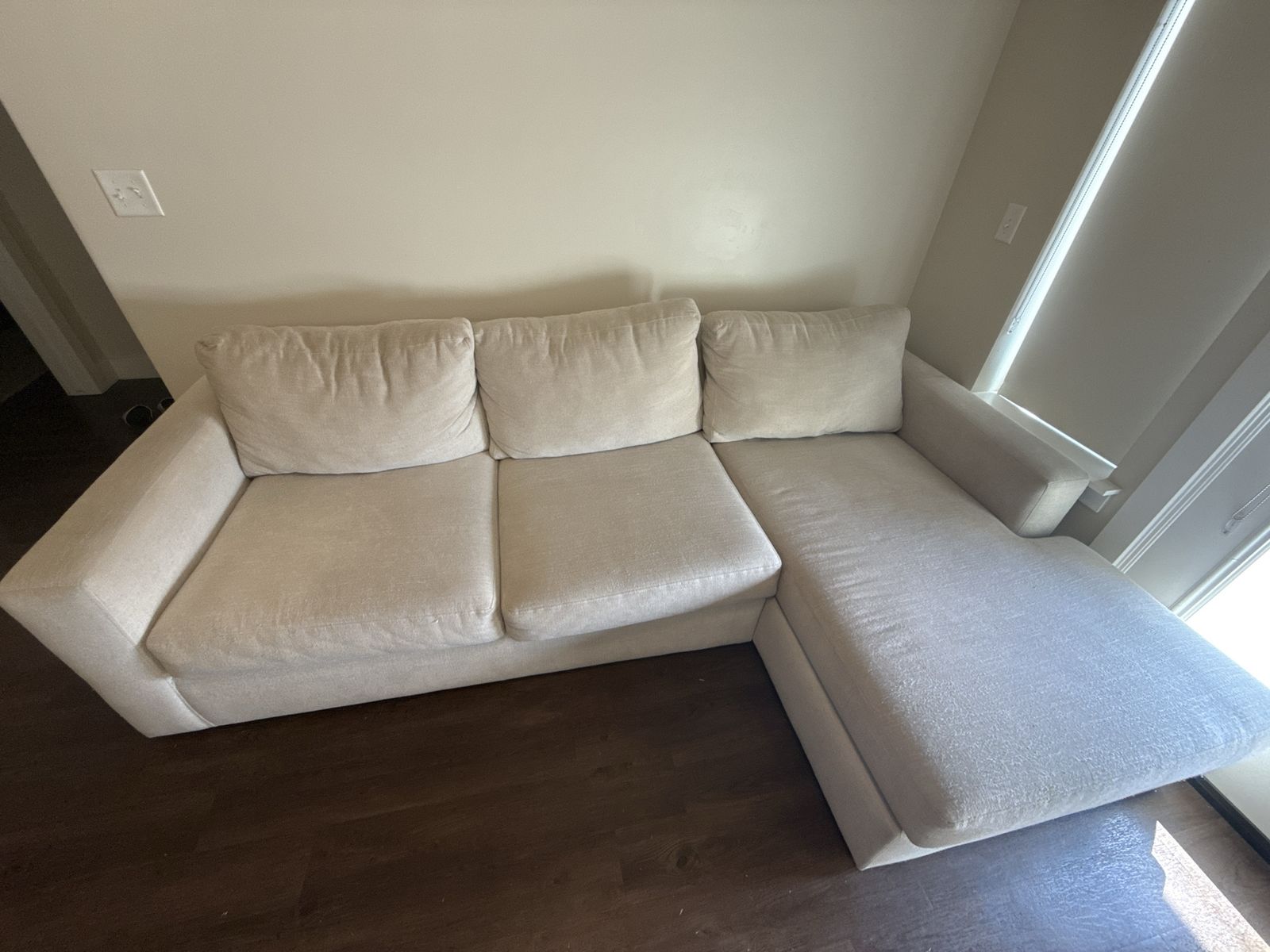 Modern Cream Upholstered Sectional Sofa with Chaise