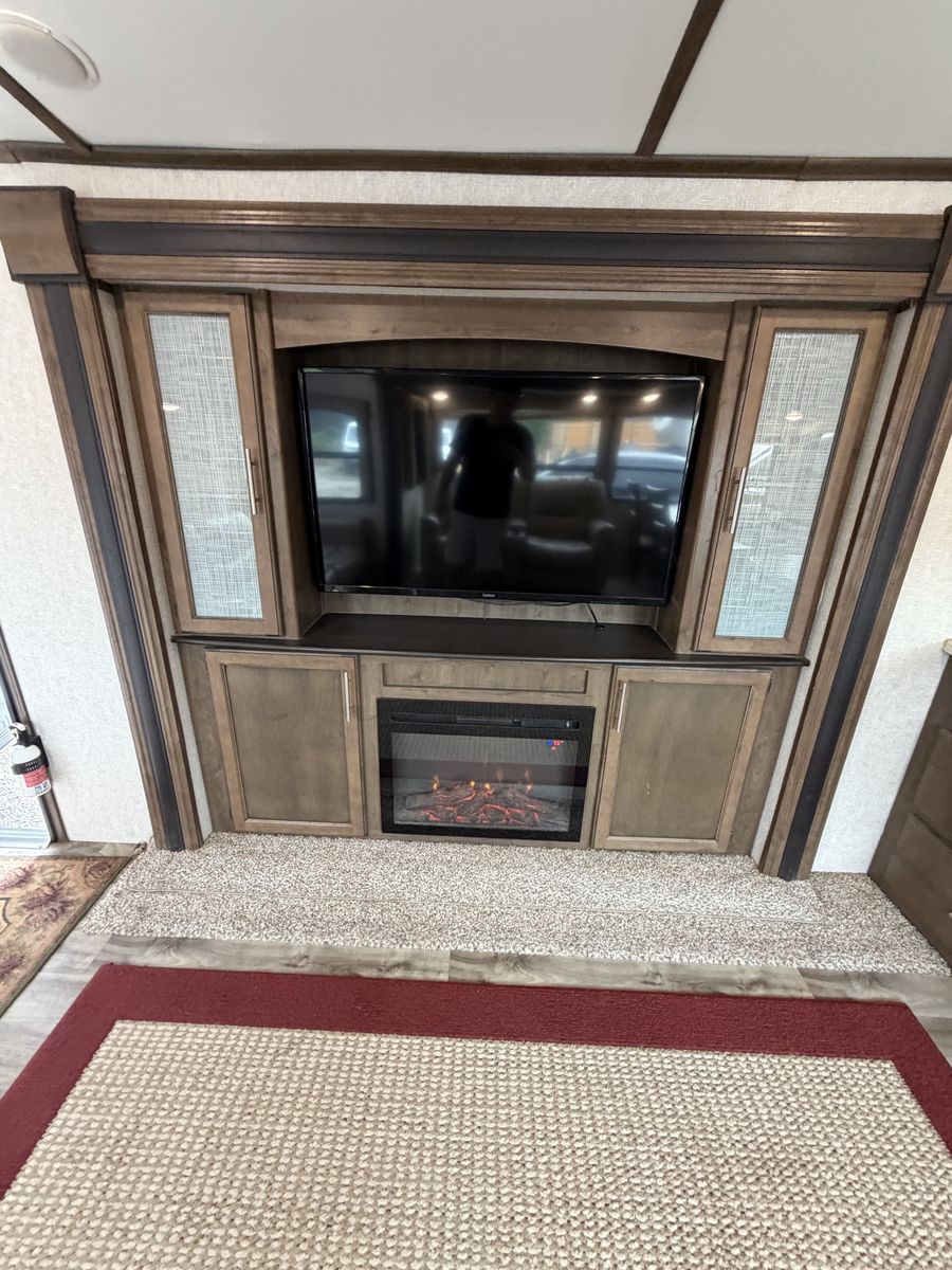 Main image 18