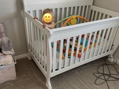 DaVinci Kalani 4-in-1 Convertible Crib -White