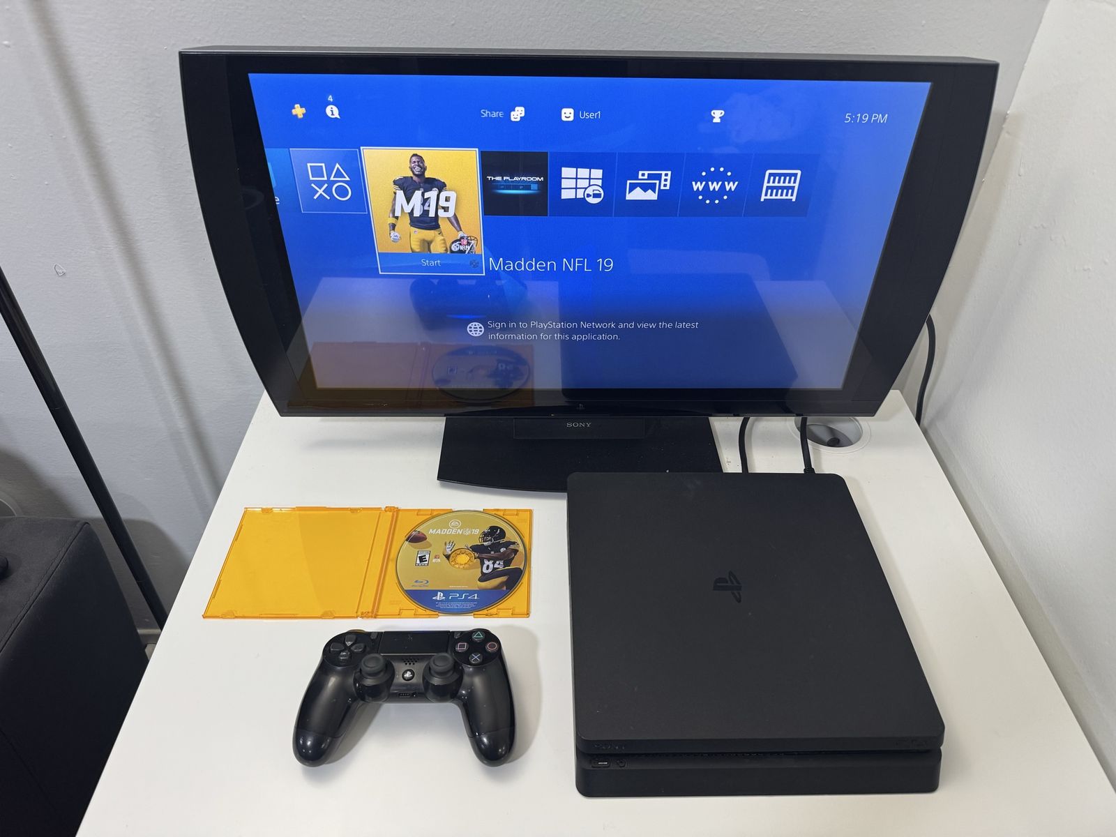 Sony Ps4 / PlayStation 4 Slim 500gb / Controller / Game / Cords