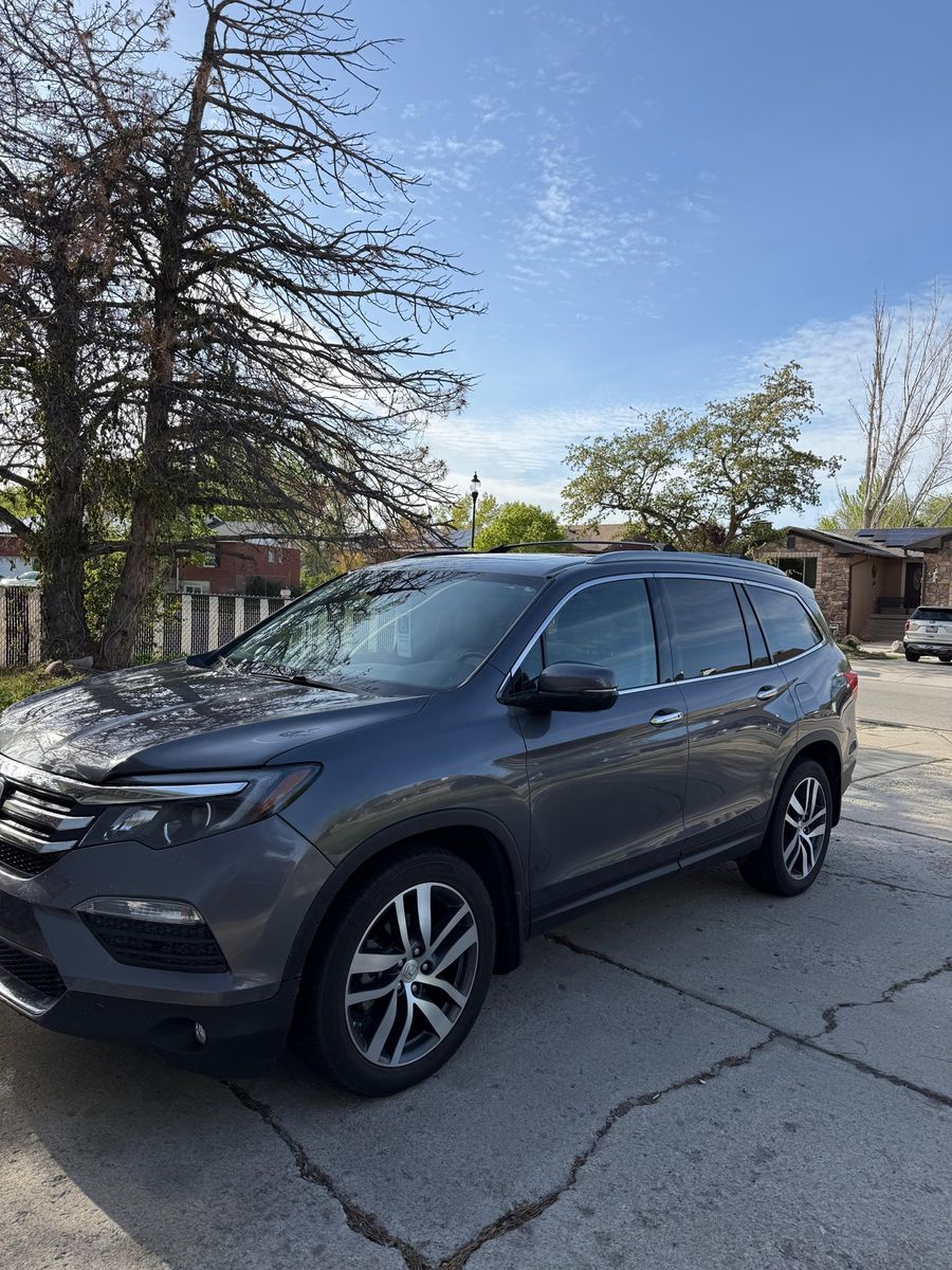 2016 HONDA PILOT Touring 8-Passenger