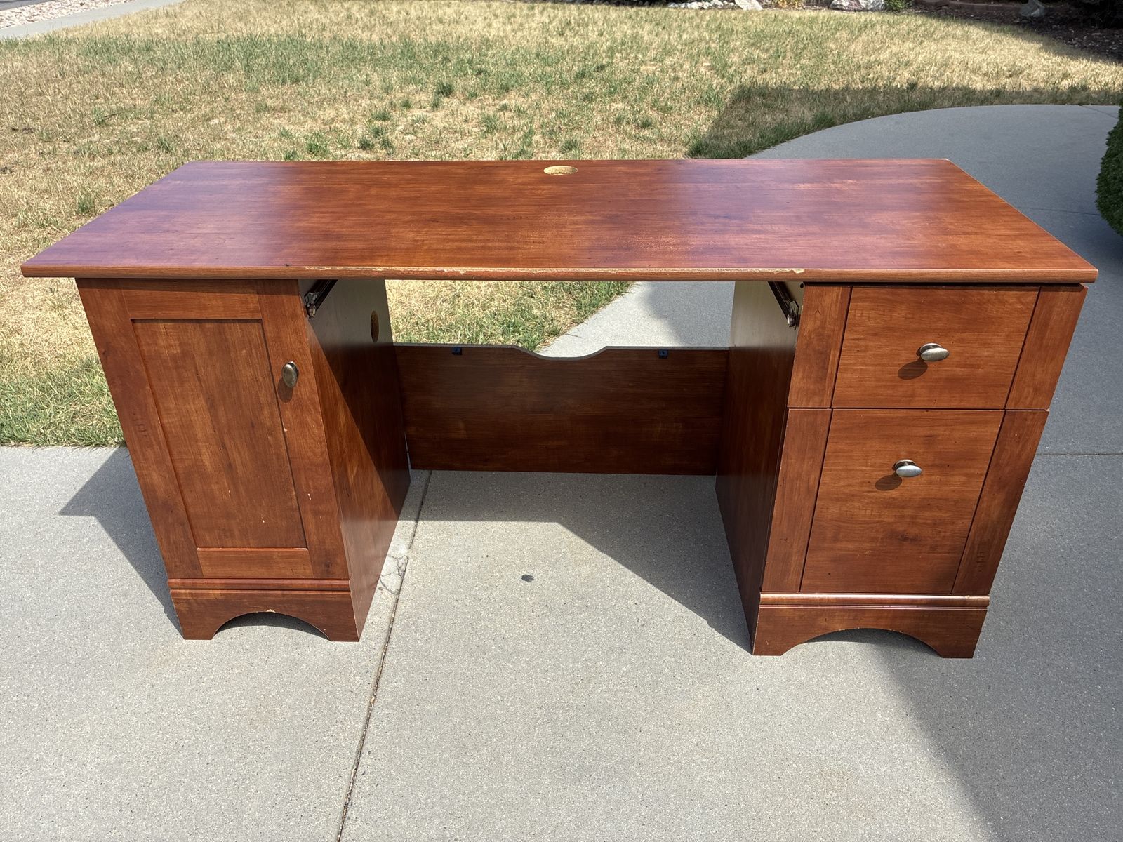 Computer desk