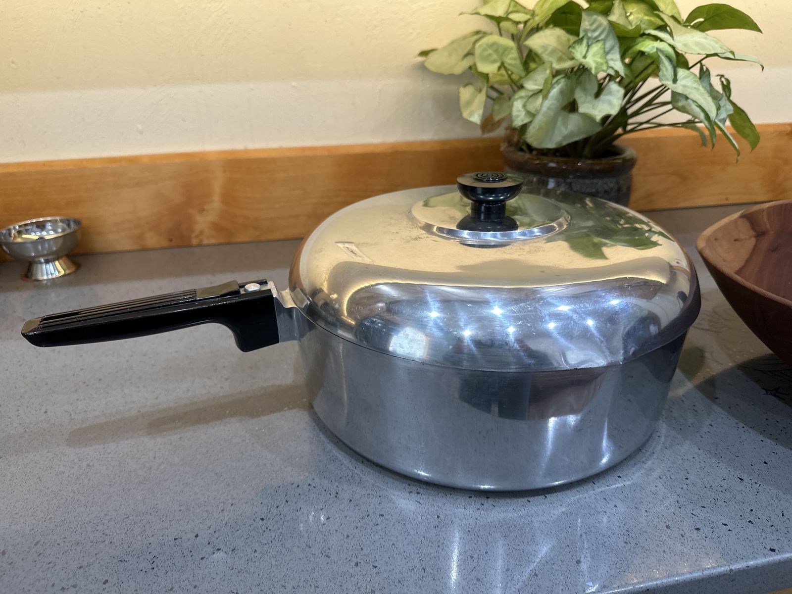 Magnalite Ex Cond Large Simmer Pot