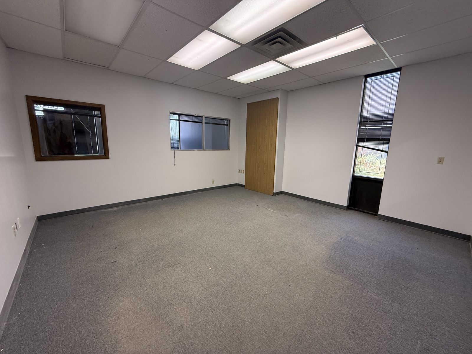 Main image 6