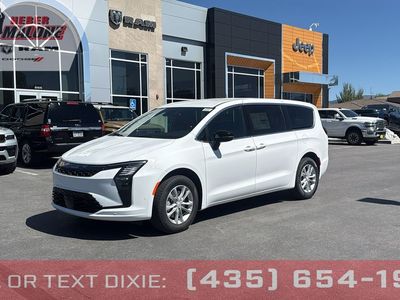 2027 Chrysler Pacifica Select