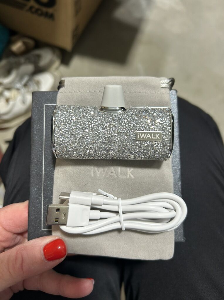 New iWalk Silver USB-C Portable Charger