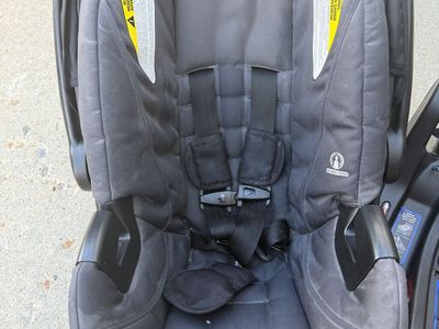 Britax baby carrier car seat