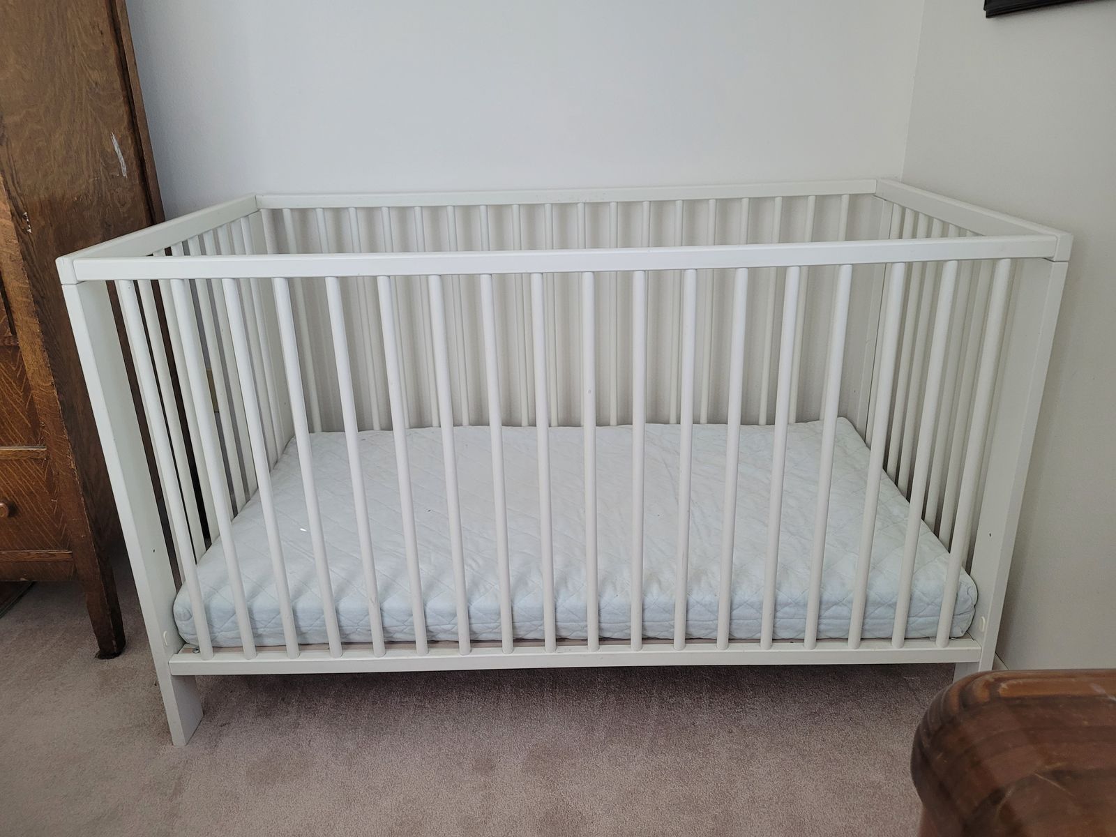 Baby crib (2 available)