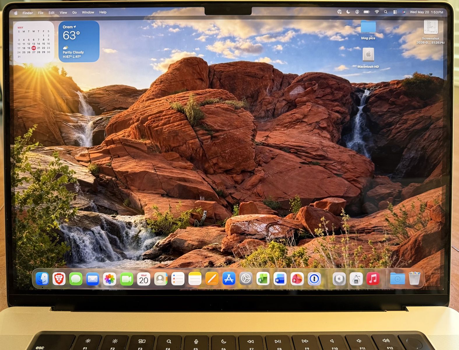 MacBook Pro 16" M4 Pro | 4TB | 24GB | Silver | Still Under Warranty