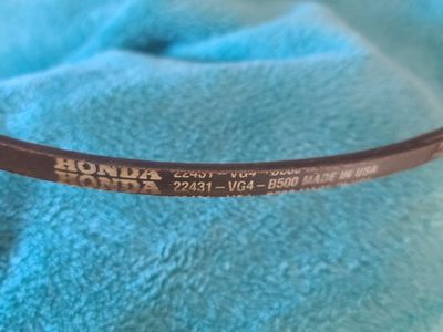Honda Mower Belt 22431-VG4-B5000, Fits Models: HRG536C, C1, C2, C3, C4, C5, C6, C8, C9 (lightly used)