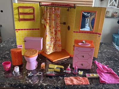 American Girl Doll Julie’s Groovy Bathroom for 18” Doll