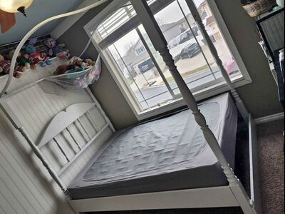 Full Size Canopy Bed W Mattress And Box Spring