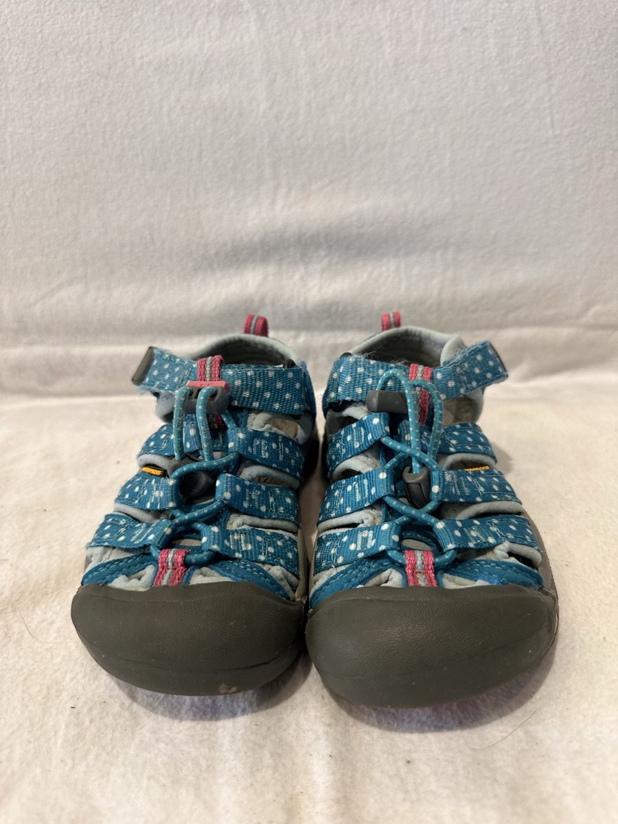 Keen toddler size 10, teal with white polkadots and pink trim, waterproof, hiking sandals