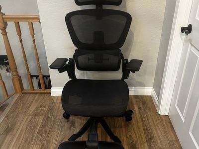 Ergonomic Hinomi office chair