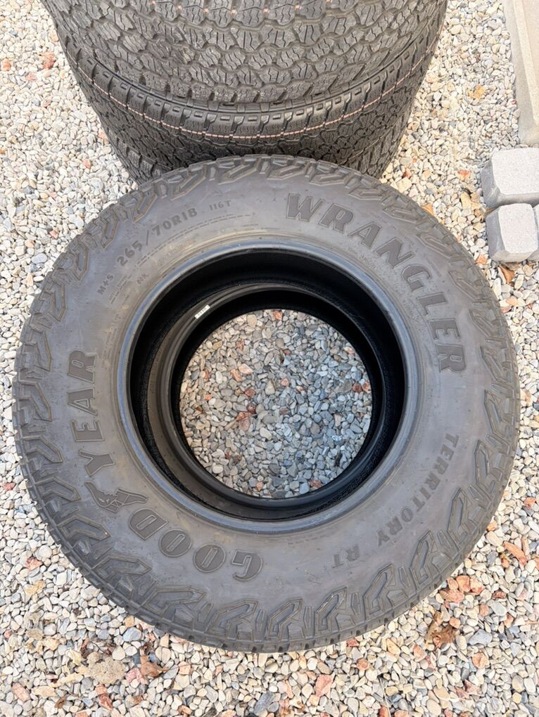 Brand New Goodyear 265/70/18 Set Of 5 33's