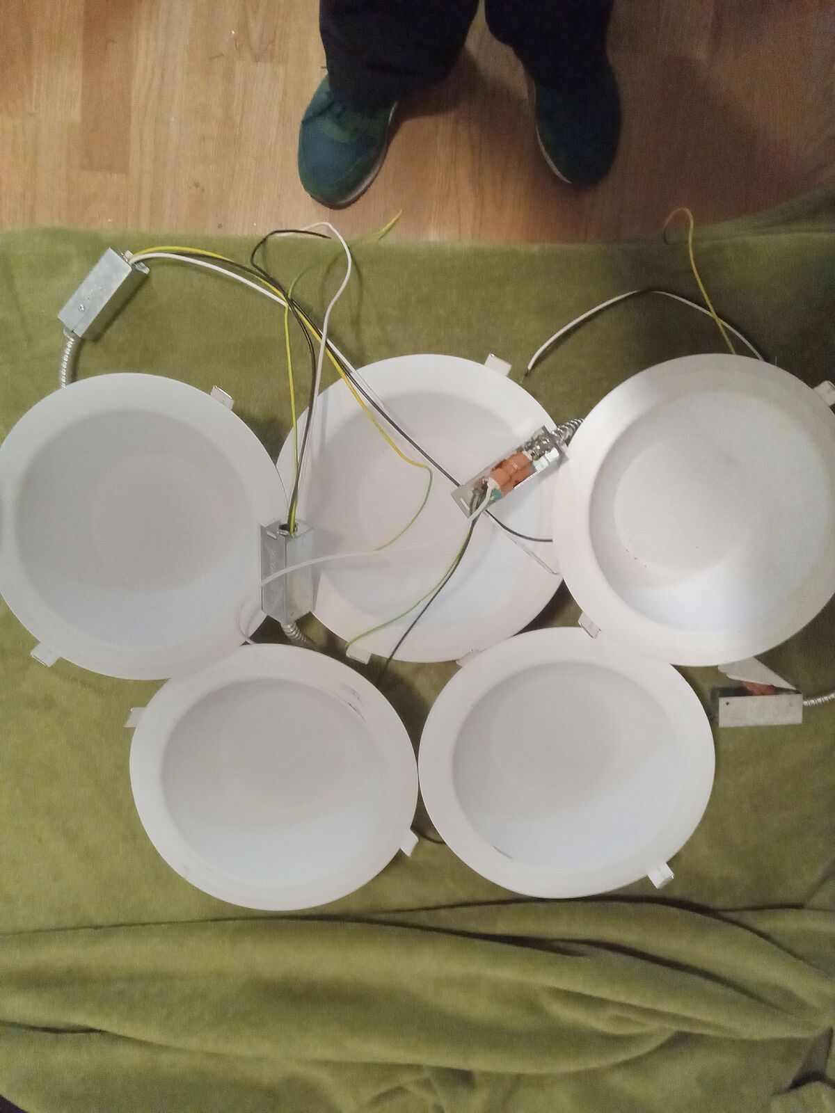 Price drop. 5 GE RX815840MV lights round recessed LED lights. These are new, unused