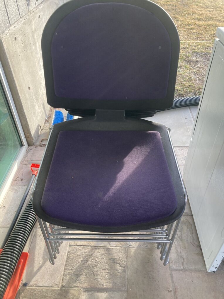 Free Chairs