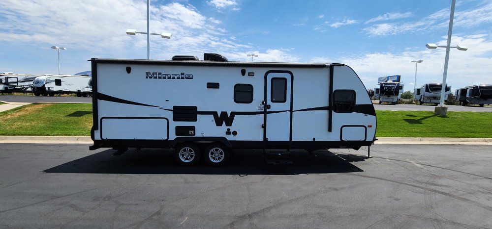 2015 Winnebago Minnie 2201DS