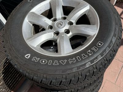 Lexus GX460 wheels and tires