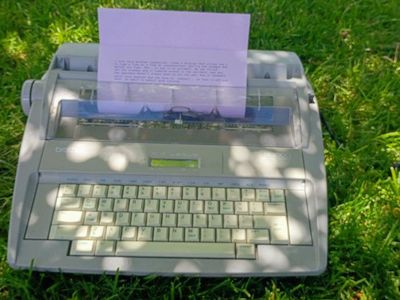 Brother SX-4000 Daisy Wheel Electronic Typewriter with Display Screen and Word Correction - NEEDS REPAIR!!!