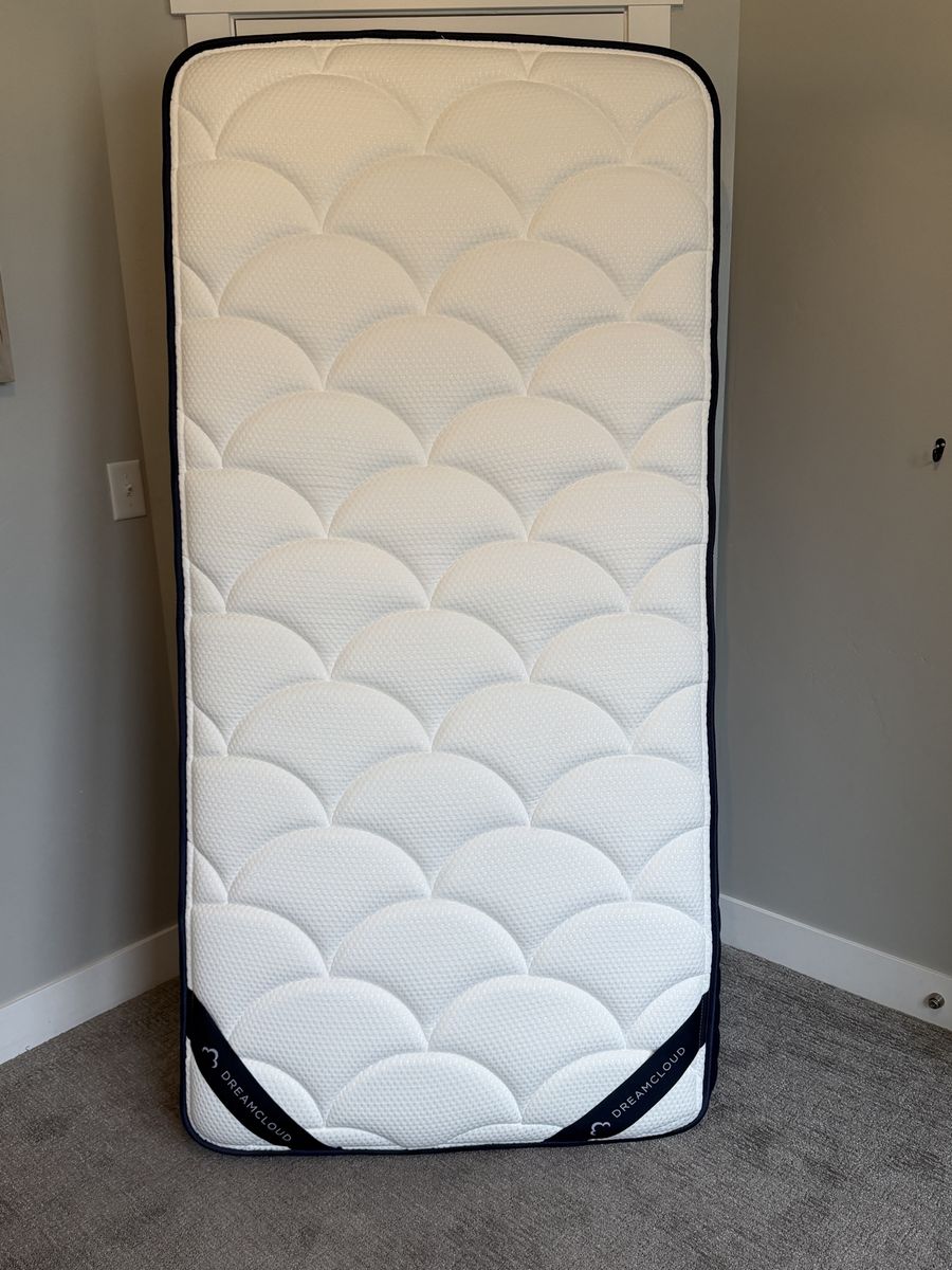 DreamCloud ️ Split King Or 2 Twin XL Mattresses
