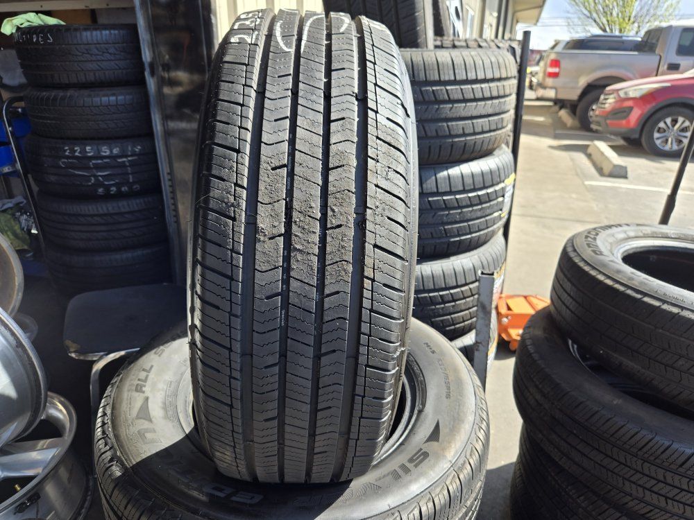 SET 235/65R16 ARIZONIAN SILVER EDITION ALL SEASON