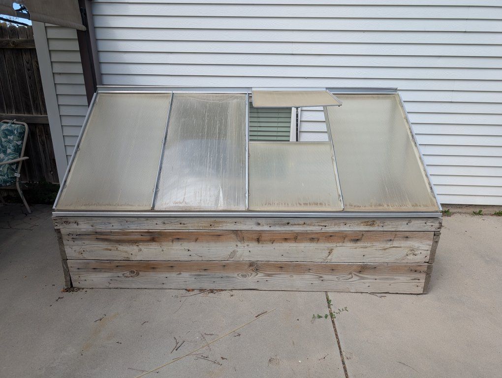 Wooden Cold Frame Greenhouse with Slanted Polycarbonate Top and Vent