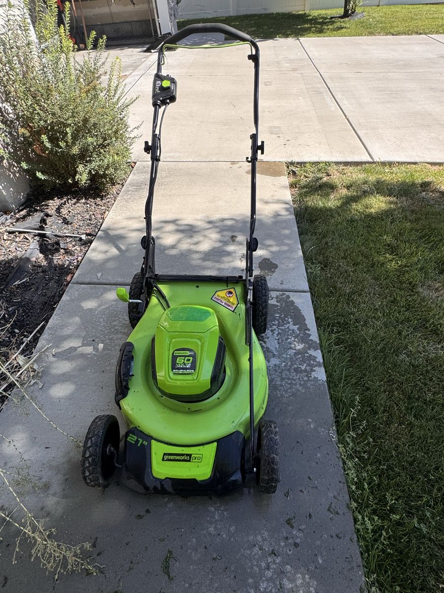 Green works Pro 60V 21-Inch Cordless Electric Lawn Mower