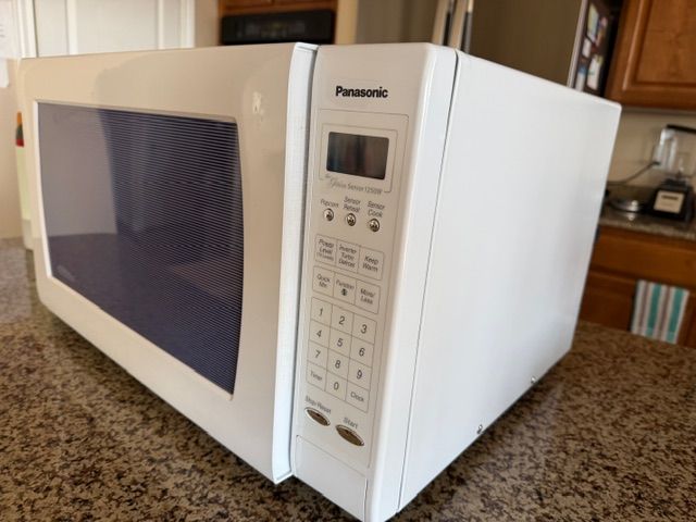 Counter Top Microwave Oven