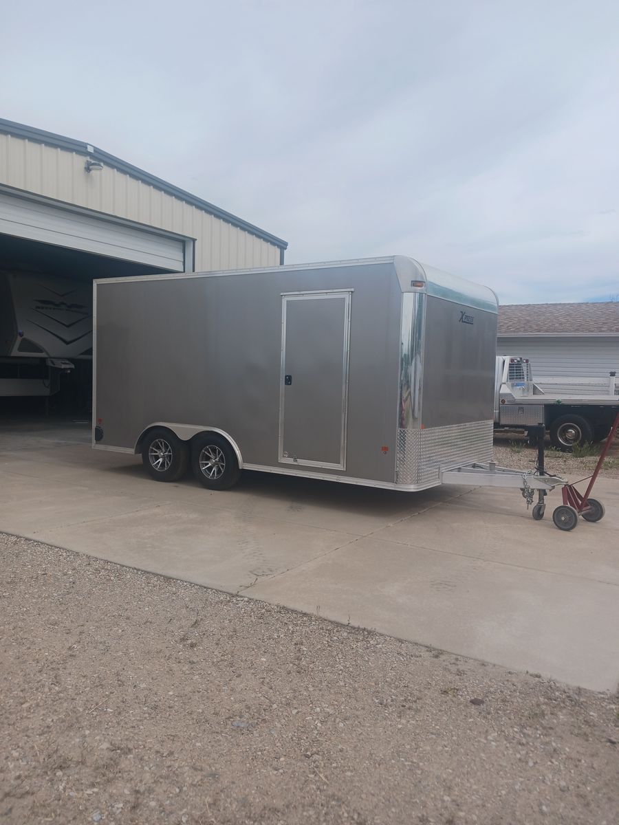 16' ENCLOSED UTILITY TRAILER