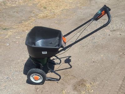 Scotts Elite Broadcast Spreader - Walk-Behind Broadcast Spreader
for fertilizer or salt
