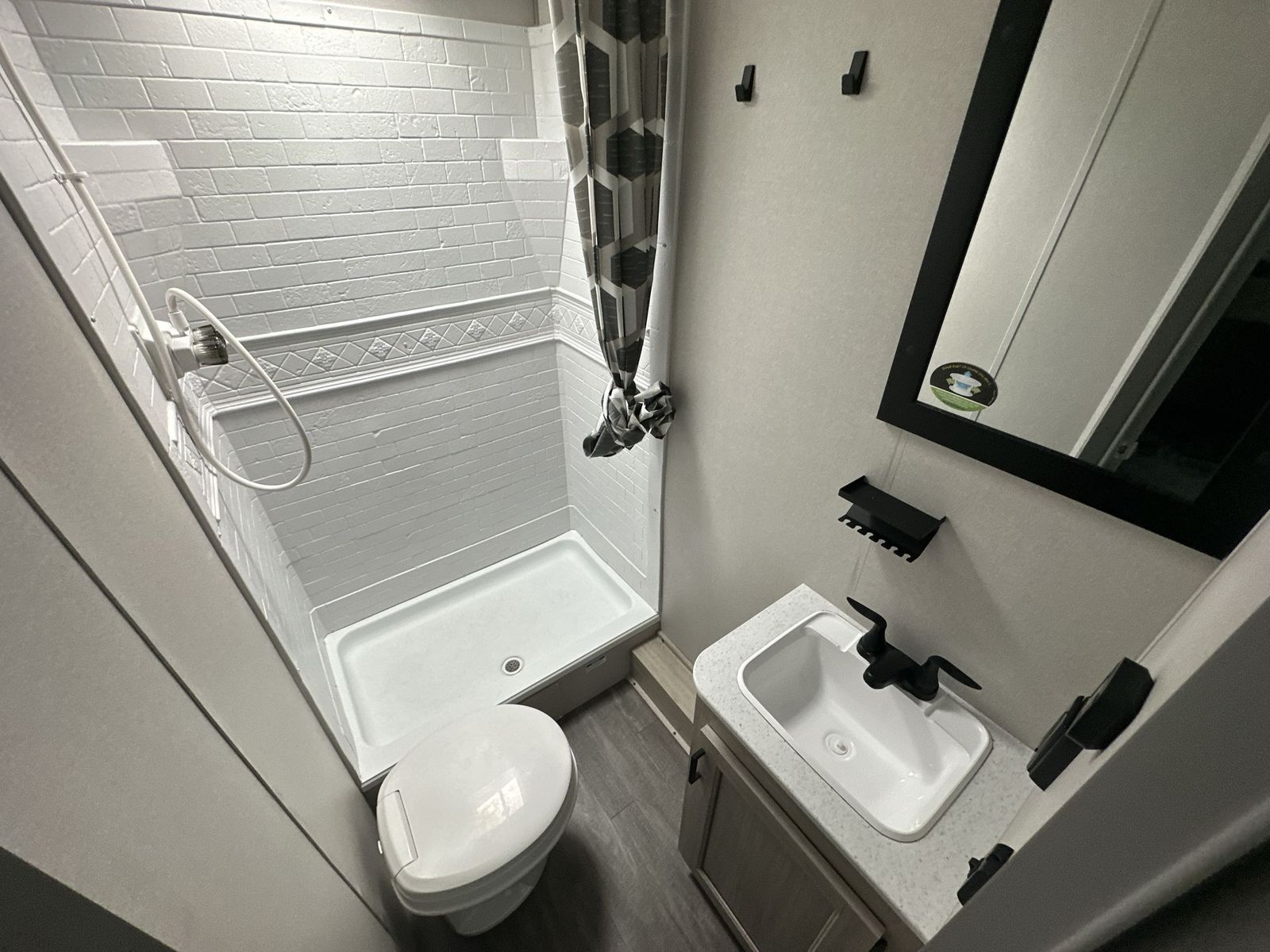 Main image 13